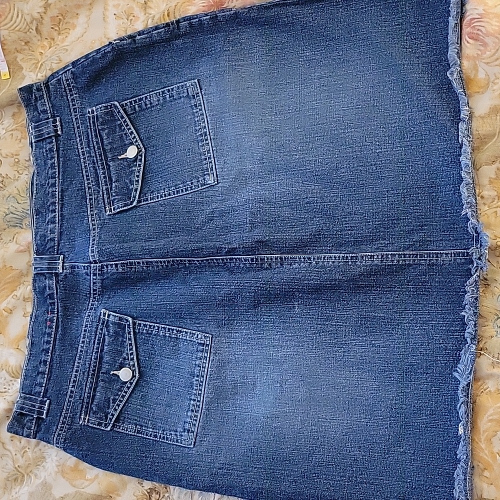 BUTTON-FLY Stretch Denim Skirt - Picture 10 of 11